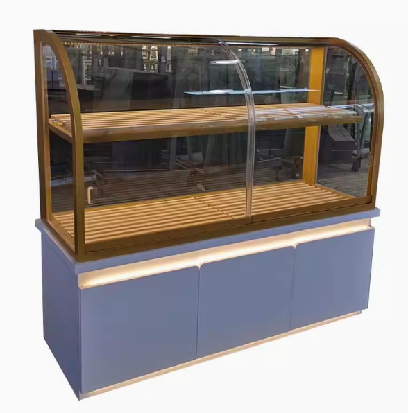 Curved glass cake display