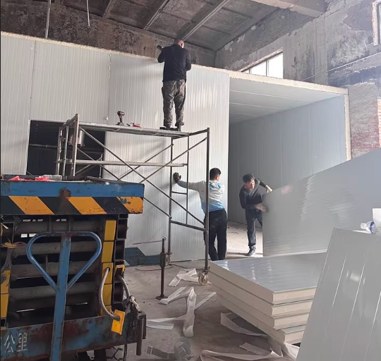 Mobile meat cold storage